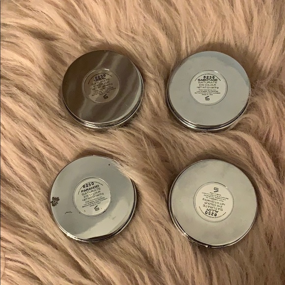 Rock and republic eyeshadow main image 1